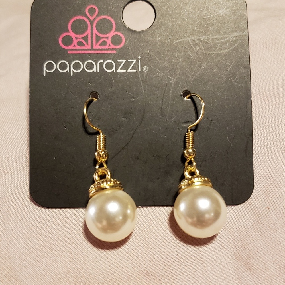 {Paparazzi} earrings